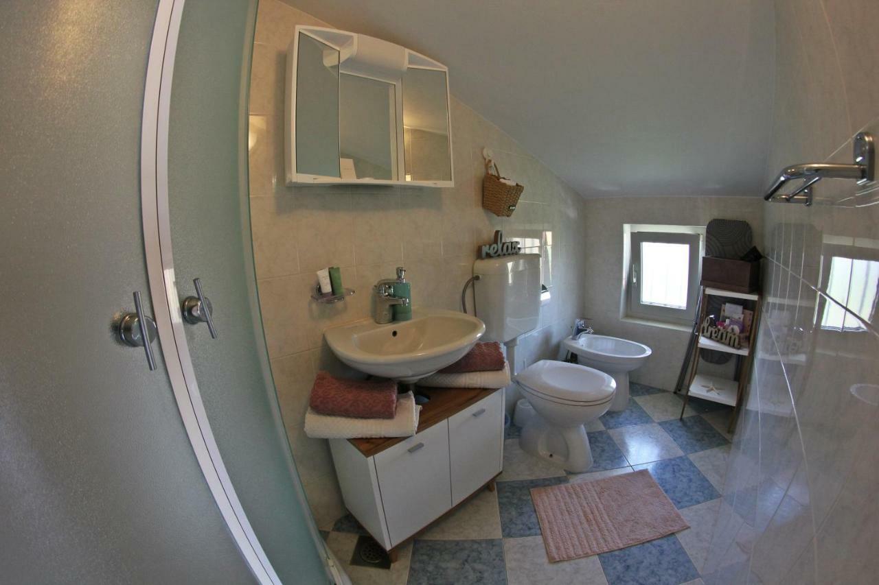 Room And Apartment Doris Ловречица Экстерьер фото