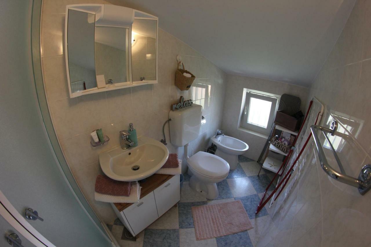 Room And Apartment Doris Ловречица Экстерьер фото