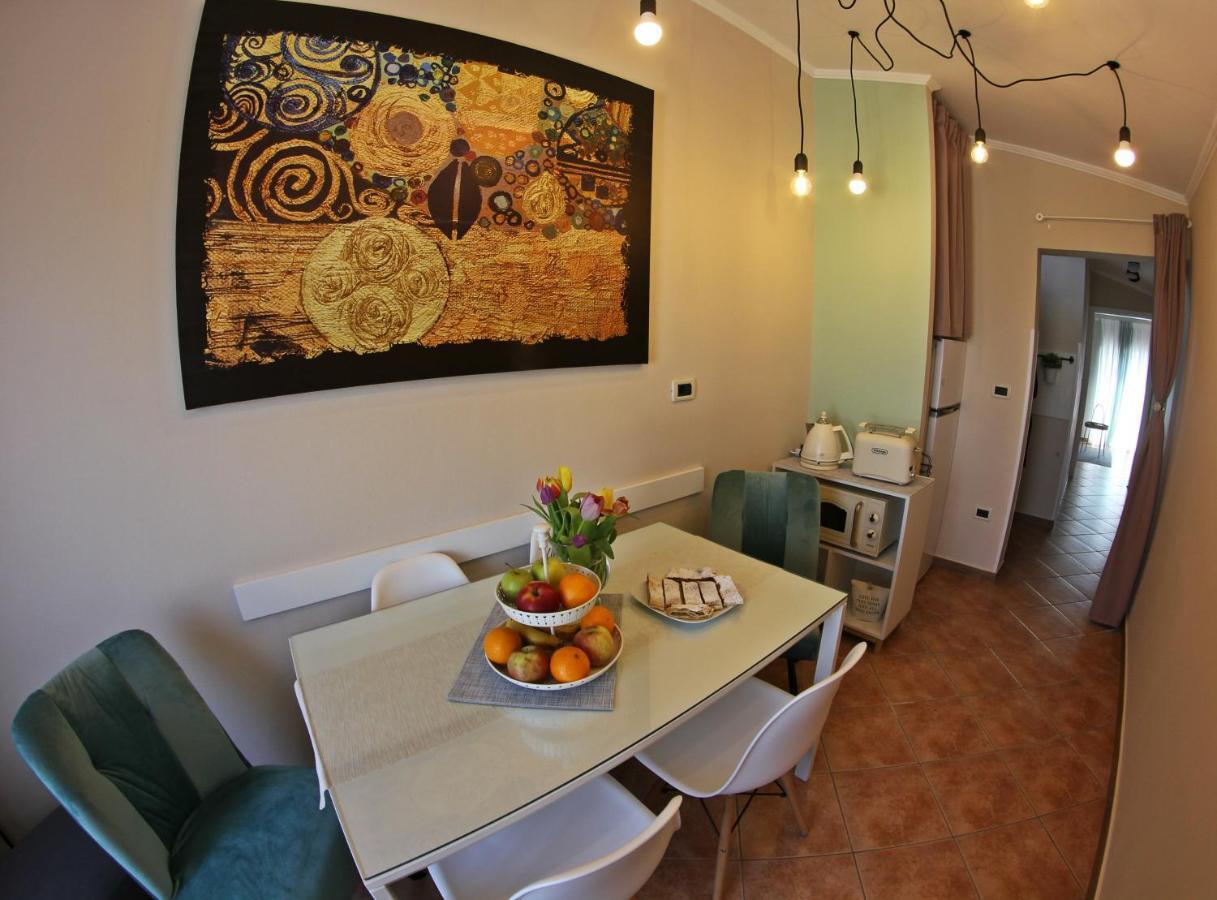 Room And Apartment Doris Ловречица Экстерьер фото