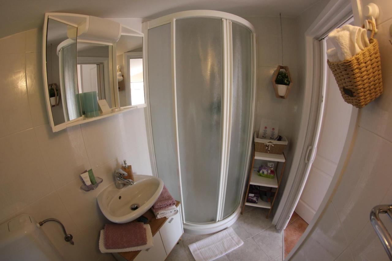 Room And Apartment Doris Ловречица Экстерьер фото