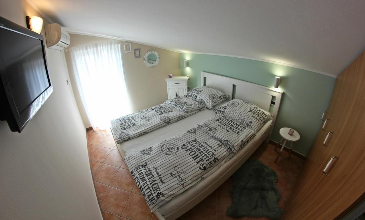 Room And Apartment Doris Ловречица Экстерьер фото